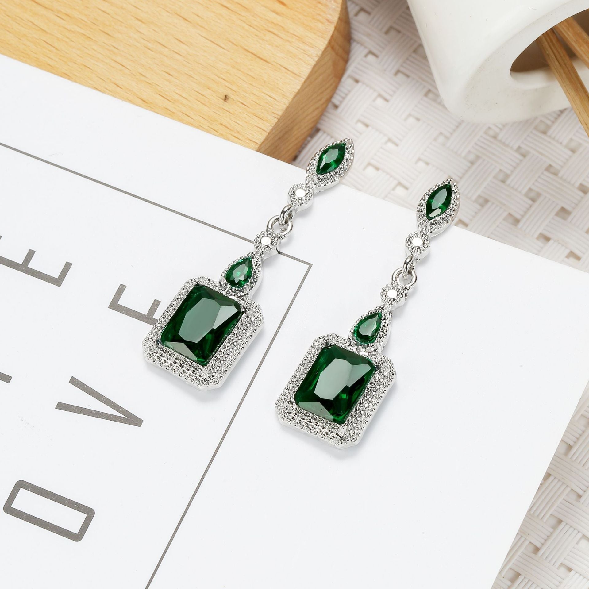 Clarion Verdancia Earrings ｜ ピアス・ホワイトゴールド