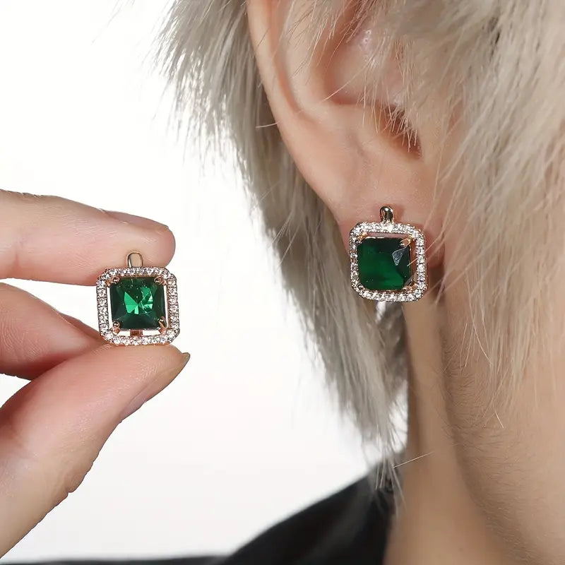 Golden Green Square Zirconia Earrings ｜ ピアス・ゴールド