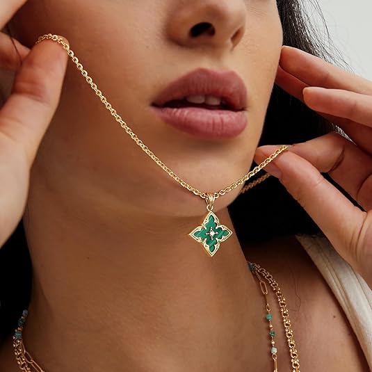 Emerald Clover Pendant Necklace ｜ ペンダントネックレス・ゴールド