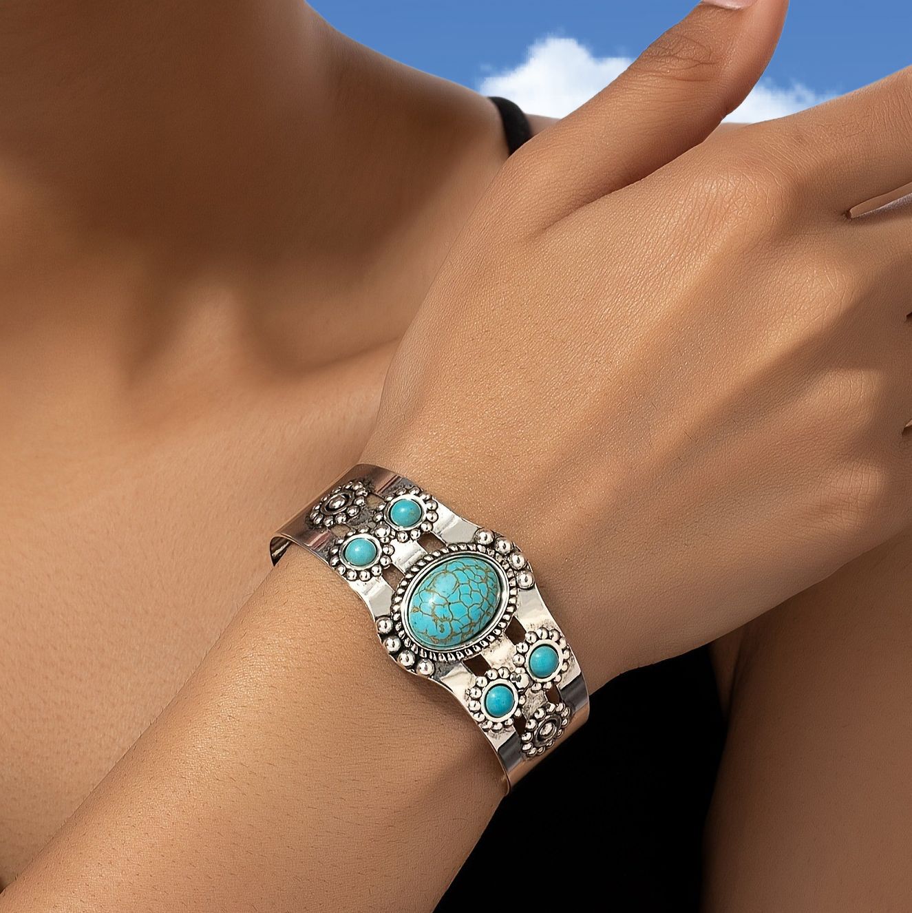 Seren Turquoise Cuff Bracelet ｜ バングル・ホワイトゴールド