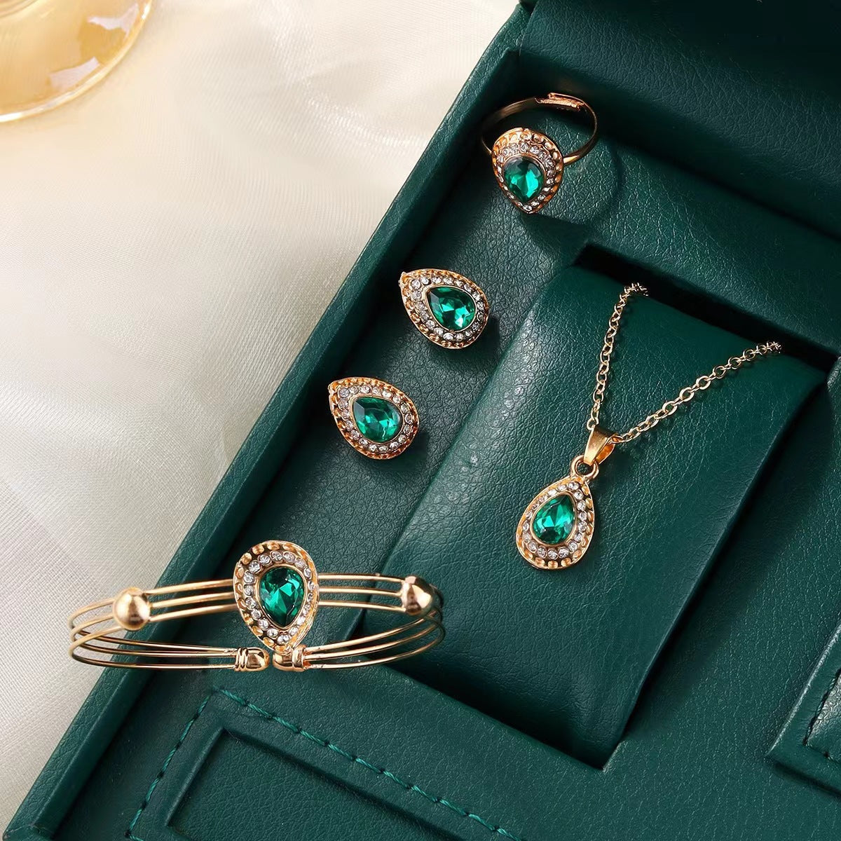 Noémie Glastra Jewelry Set ｜ ジュエリーセット・ゴールド