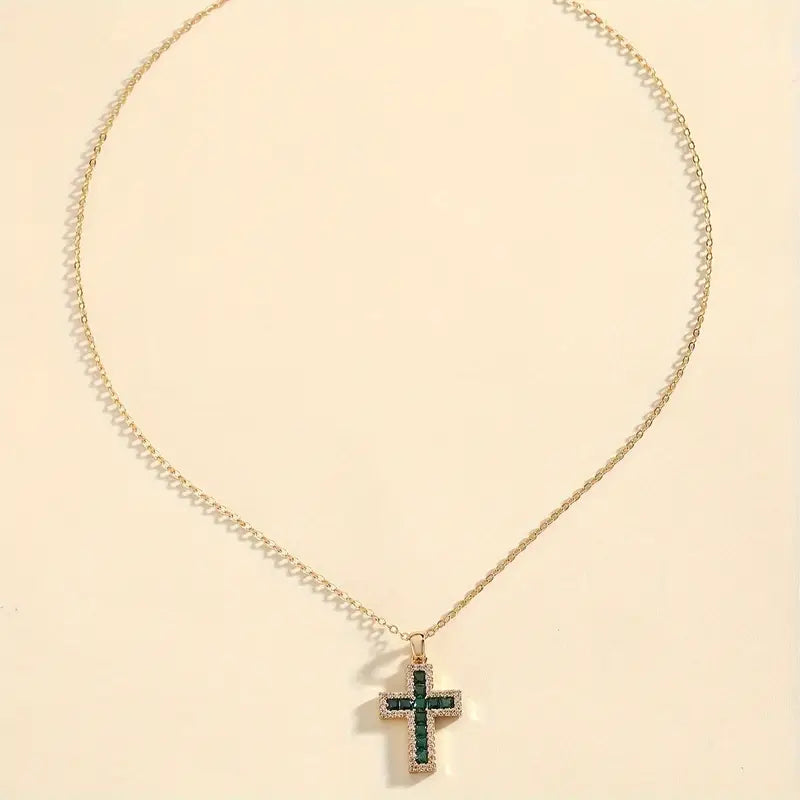 Solene Emerald Cross Pendant Necklace ｜ クロスネックレス・ゴールド
